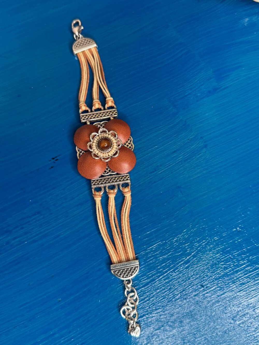 Brighton Almondine Flower Leather Cord Bracelet – NWOT